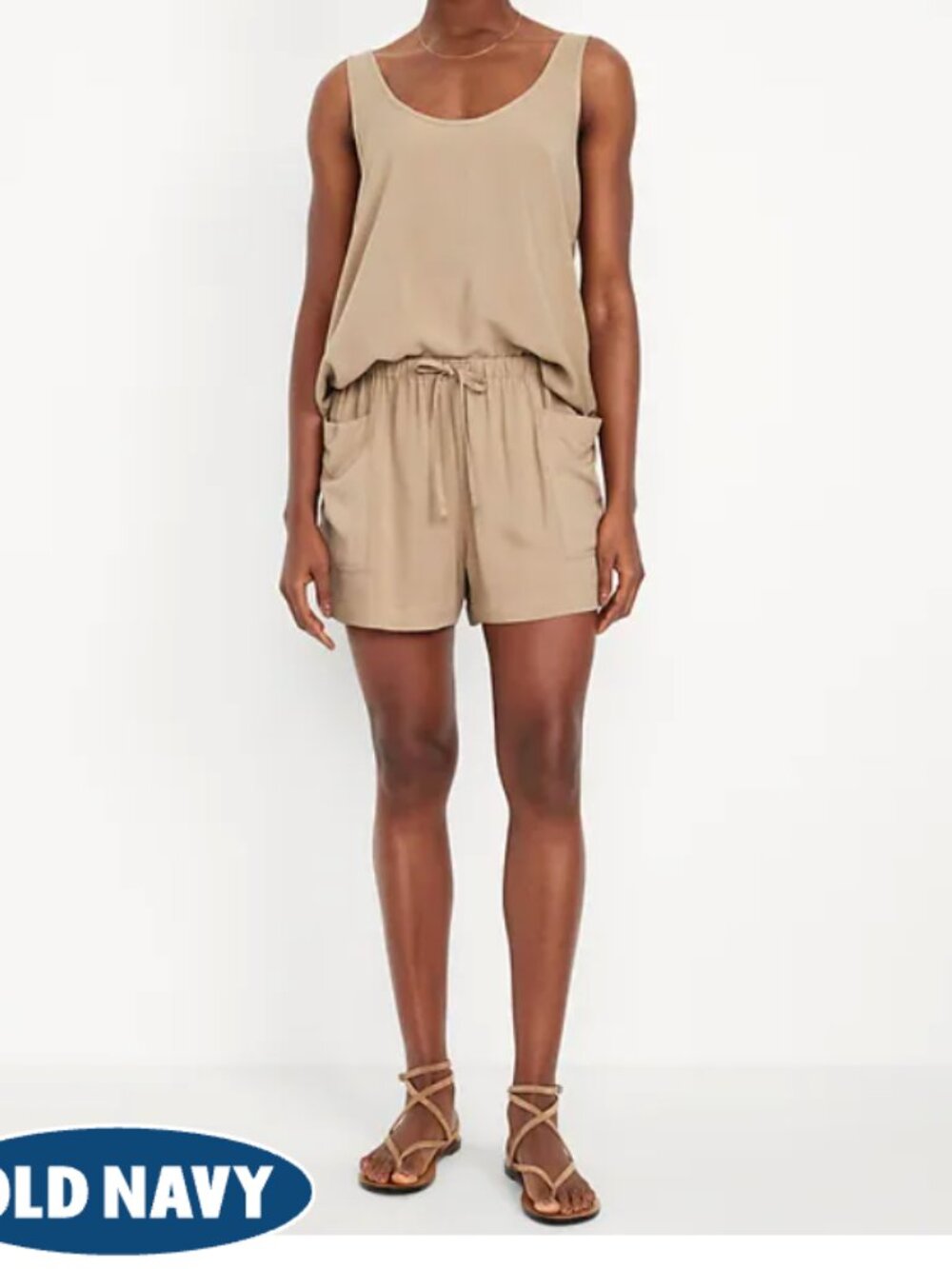 Old Navy khaki Elastic-Waist Drawstring Playa Shorts -- 3.5 inseam Sz Med